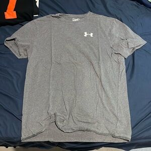 Under Armour Loose Fit tee